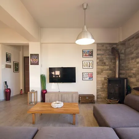 Vas' Penthouse דירה