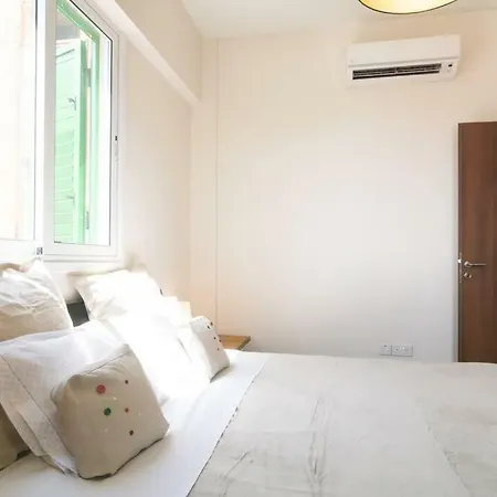Vas' Penthouse דירה *