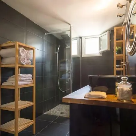 Vas' Penthouse Apartmán *